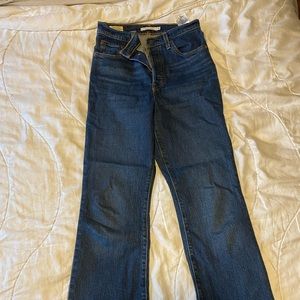 LEVIS: Ribcage Boot cut size 26